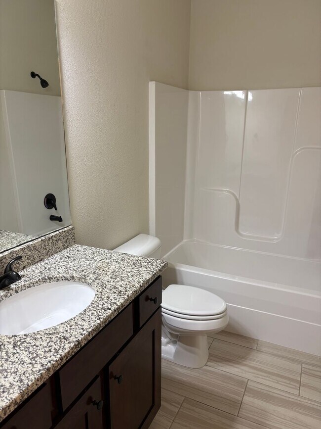 Building Photo - BEAUTIFUL HOME IN GREAT LOCATION!
