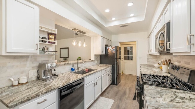 Building Photo - 8010 Misty Park St