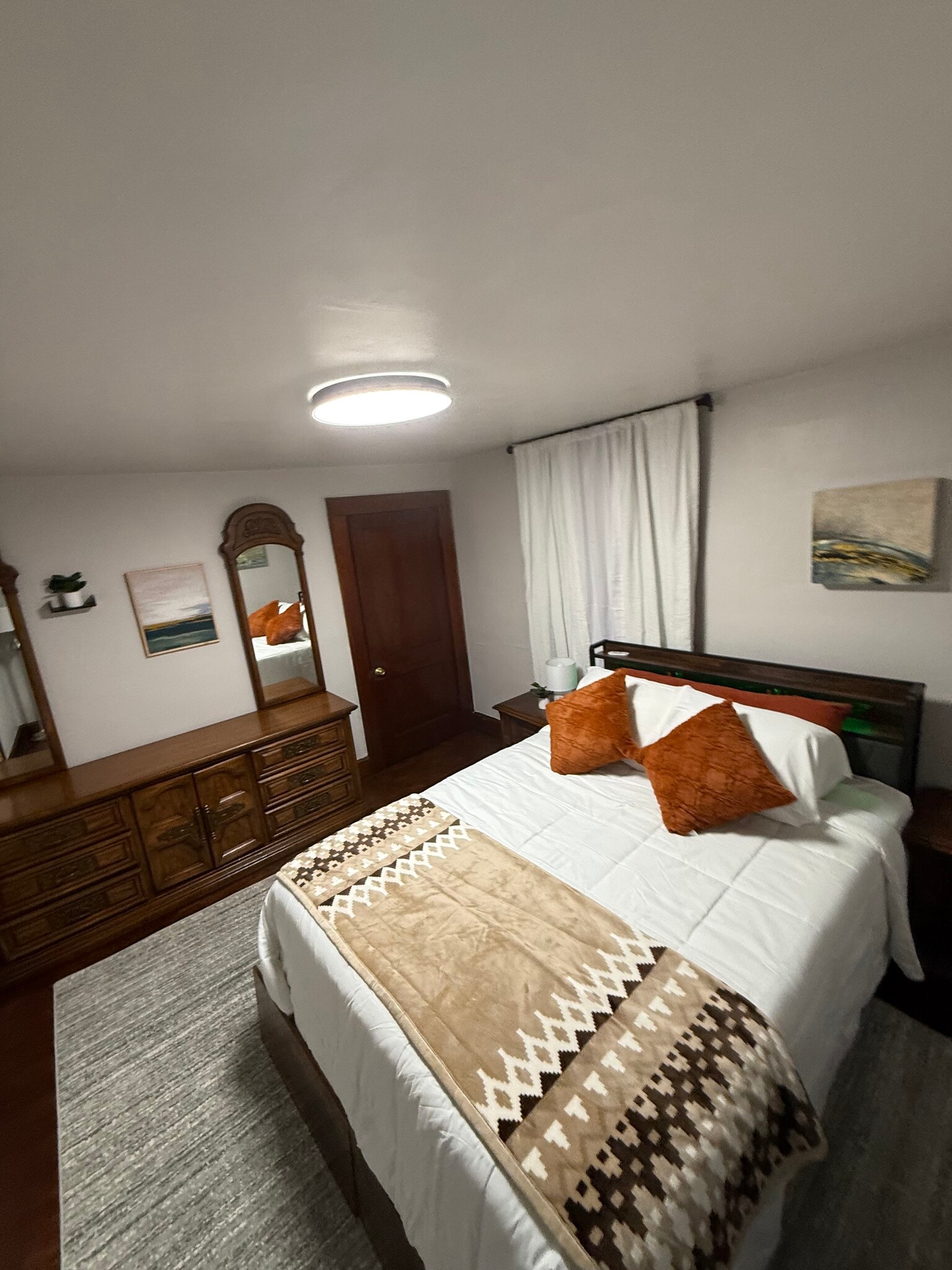 Building Photo - 212 Smith St