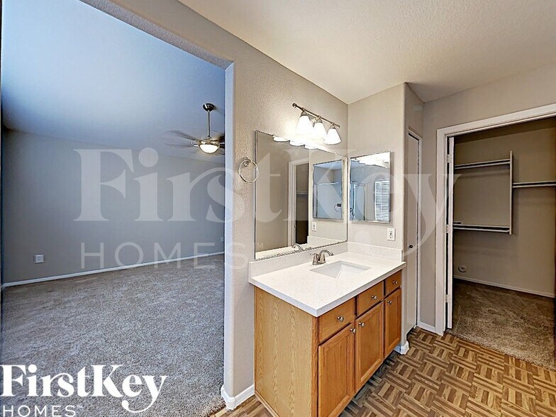 Building Photo - 7323 E Navarro Ave