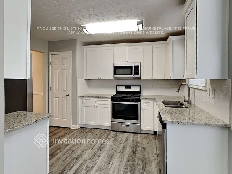 Building Photo - 2514 Plymouth Way