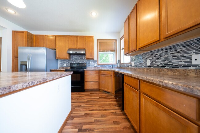 Building Photo - 1814 Spring Creek Dr