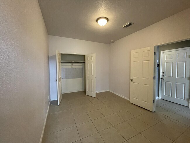 Building Photo - 6721 Dungeoness Dr