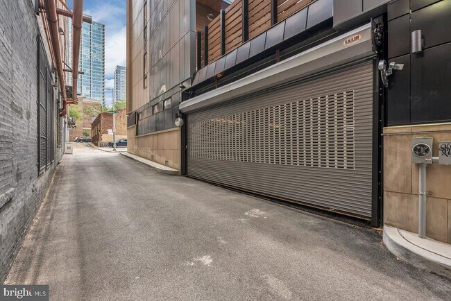 Building Photo - 110 S Bonsall St