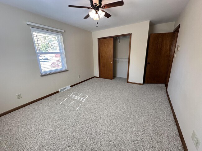 Building Photo - 1760 Scenic Dr