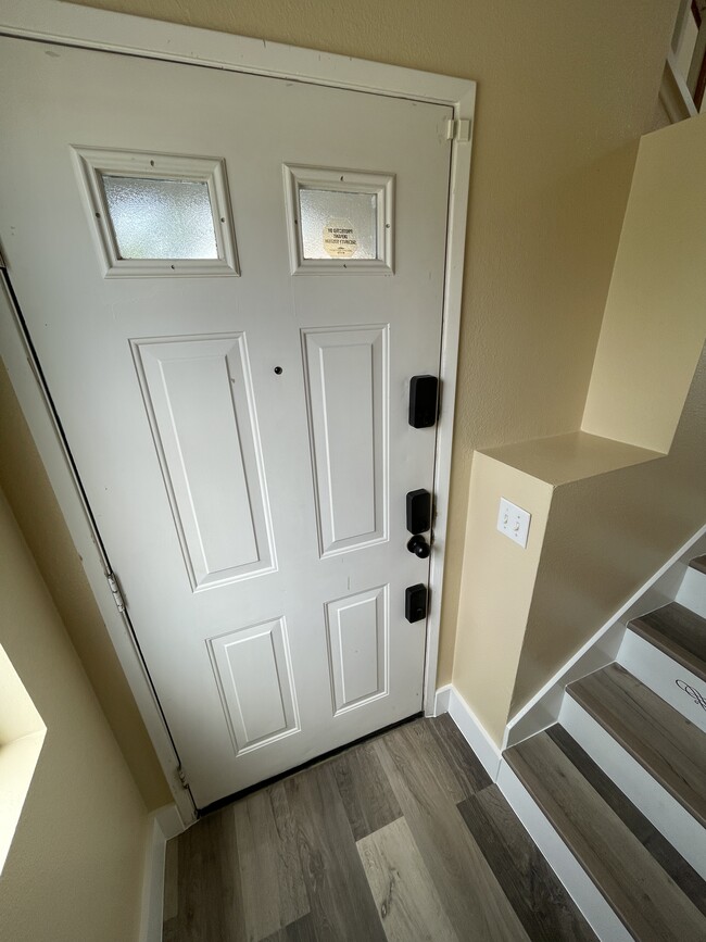 Building Photo - 2951 Vía Toscana