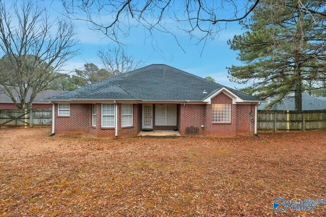 Building Photo - 105 Ashlawn Ct