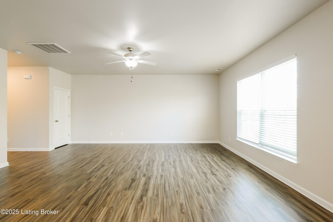 Building Photo - 7907 Cascade Falls Cove