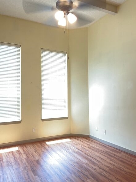 Building Photo - 706 Garrison Ave