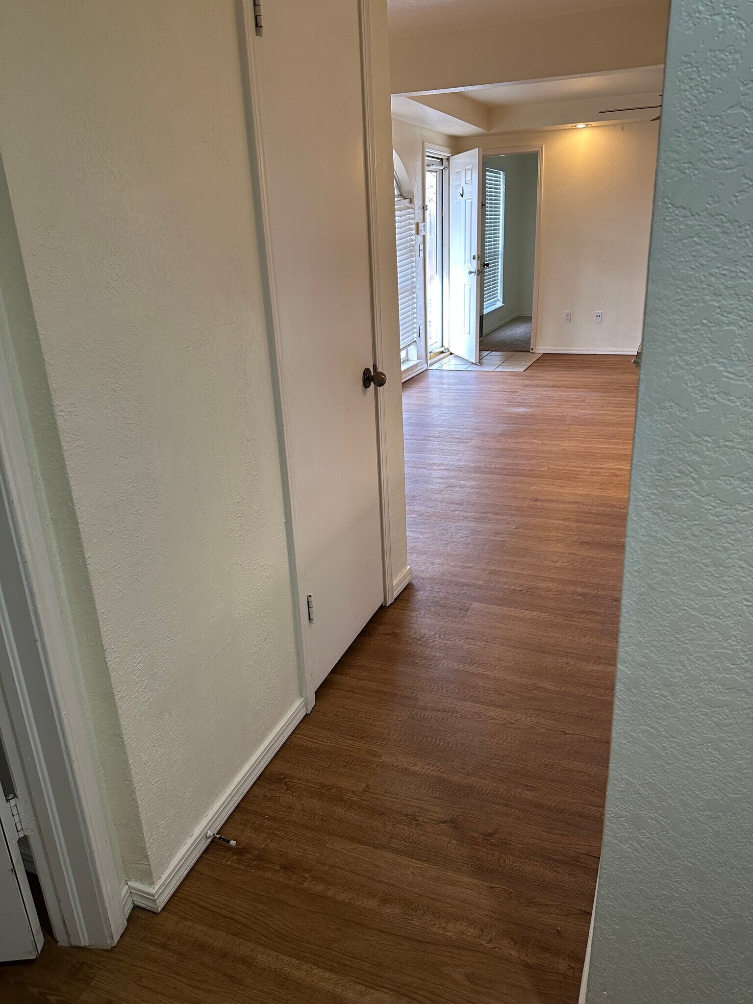 Hallway - 11525 N Meridian Ave