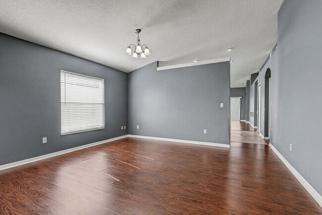 Building Photo - 30936 Baclan Dr