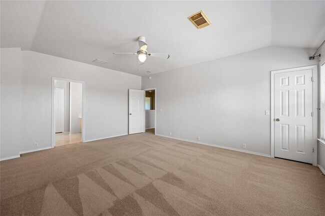 Building Photo - 14716 Lantern Dr