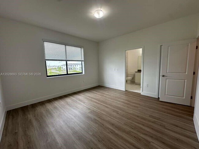 Building Photo - 1280 N Flagler Ave