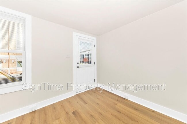 Building Photo - 152 E South St