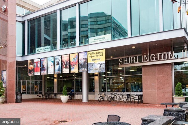 Building Photo - 989 S Buchanan St