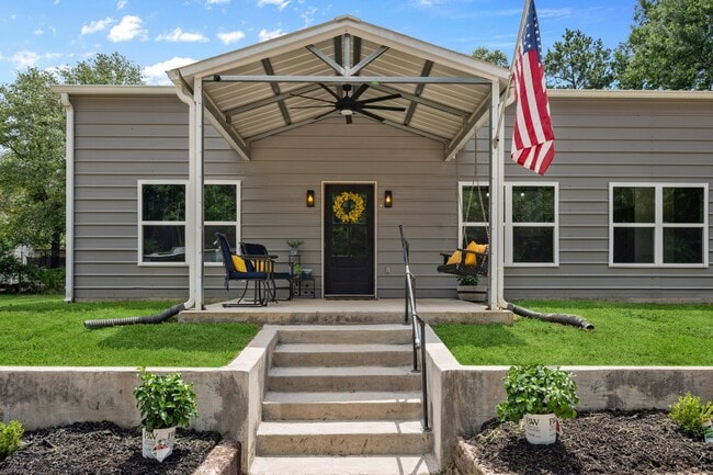 Building Photo - 376 Jill St