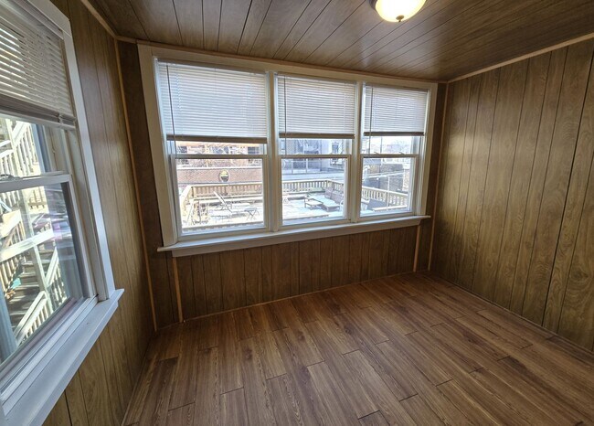 Building Photo - 4021 N Mozart St