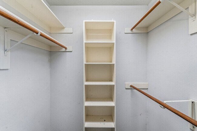 Building Photo - 6923 Cobblestone Path