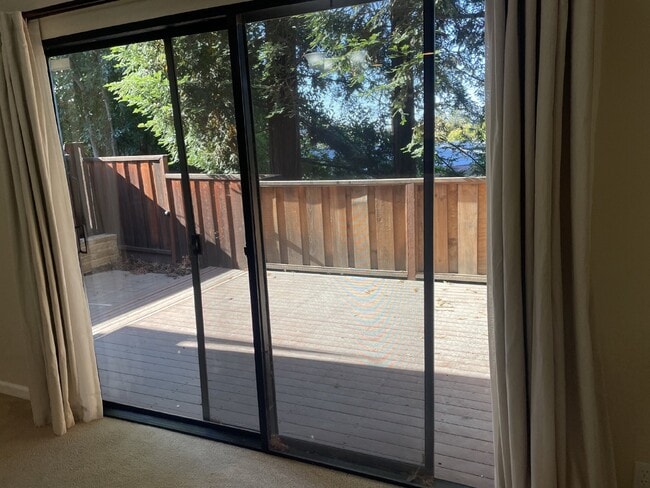 Building Photo - "Charming 3-Bedroom Townhouse with Spacious 1,725 Sq Ft Layout in Martinez, CA – Your Perfect Hom...