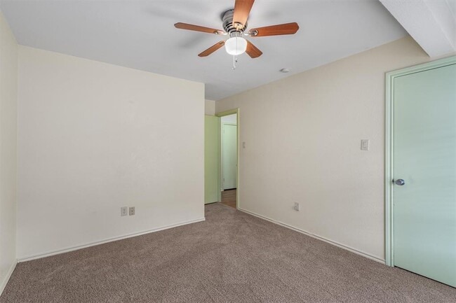 Building Photo - 10057 Woodland Village Dr