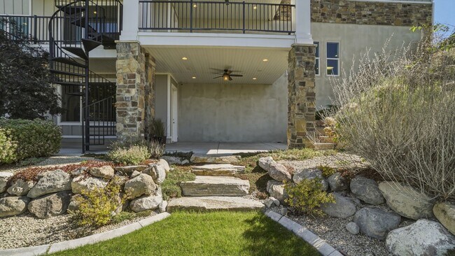 Building Photo - Luxurious Herriman 6 Bed with Indoor Court, Theater & Stunning Views!!!