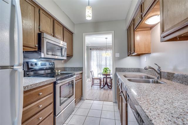 Building Photo - 16301 Ledgemont Ln