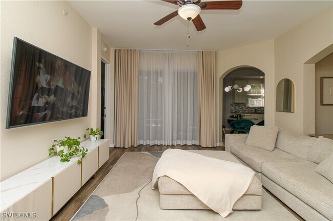 Building Photo - 1355 Mariposa Cir