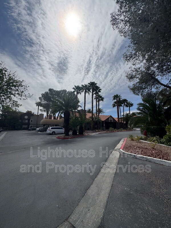 Building Photo - 5050 S Rainbow Blvd