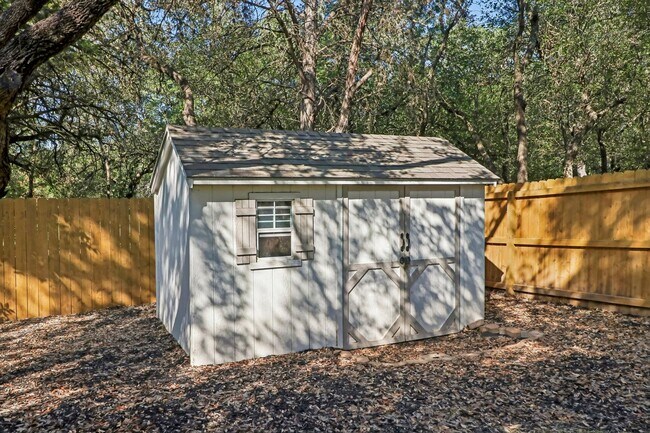 Building Photo - 3904 Arroyo Seco