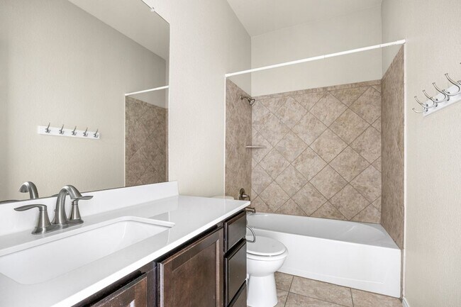 Building Photo - 1414 Fawn Lily Dr