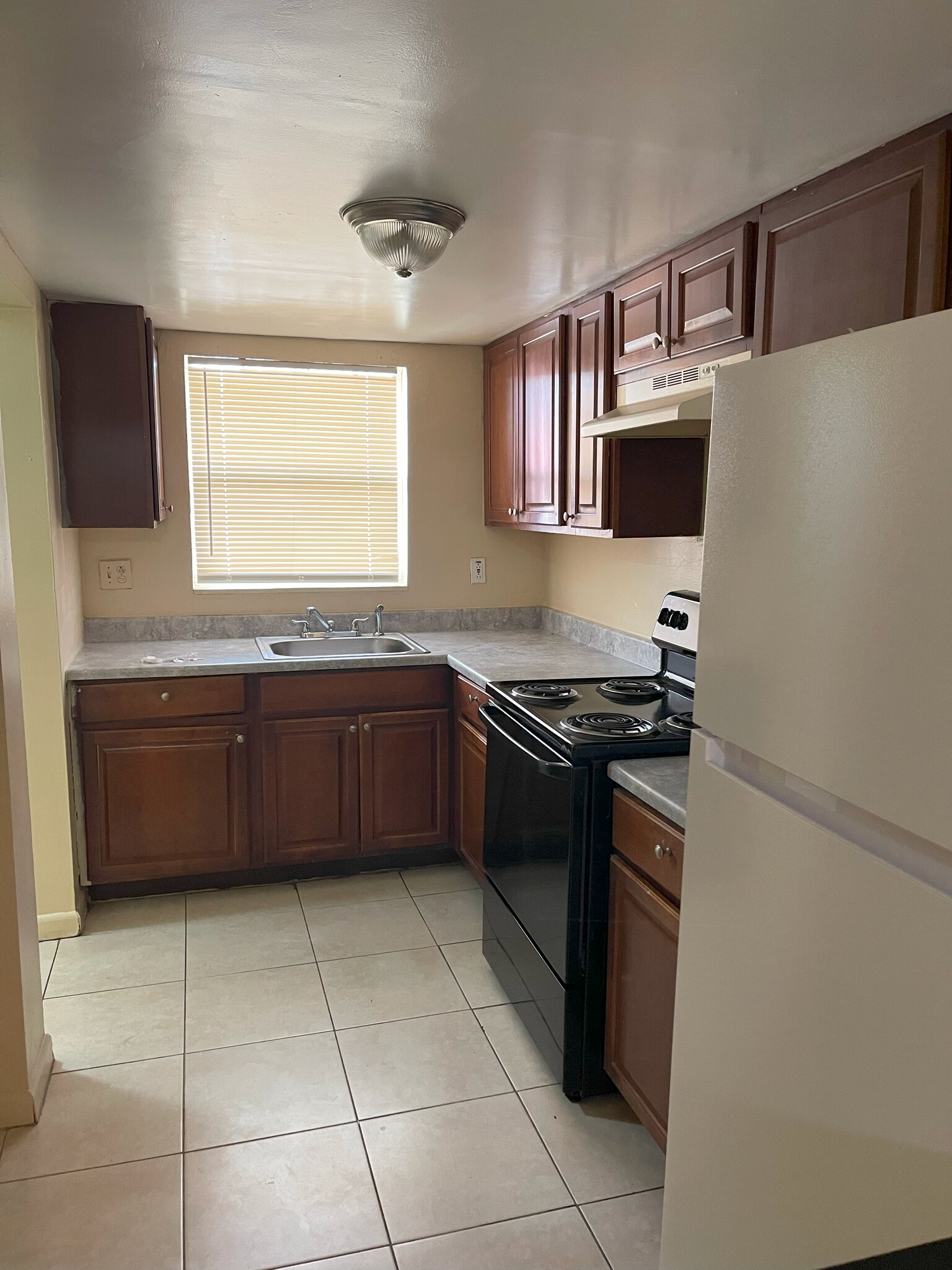 Building Photo - 2220 NW 58th Ter