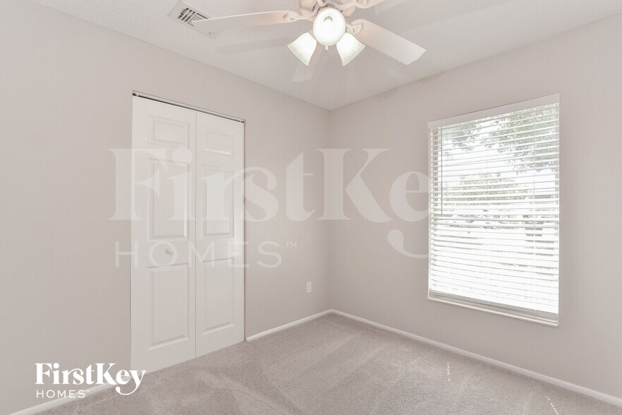 Building Photo - 910 Clayton Dr