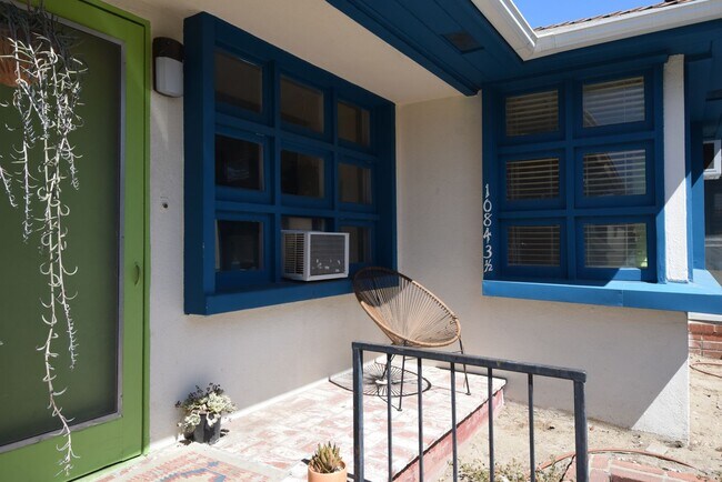 Building Photo - 10845 Peach Grove St