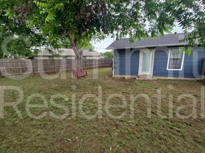 Building Photo - 900 E Leslie Cir