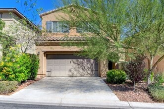 Building Photo - House For Rent! 4 beds, 3 baths Community ...