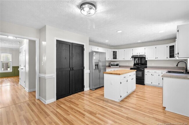 Building Photo - 3412 Cedar Hill Dr