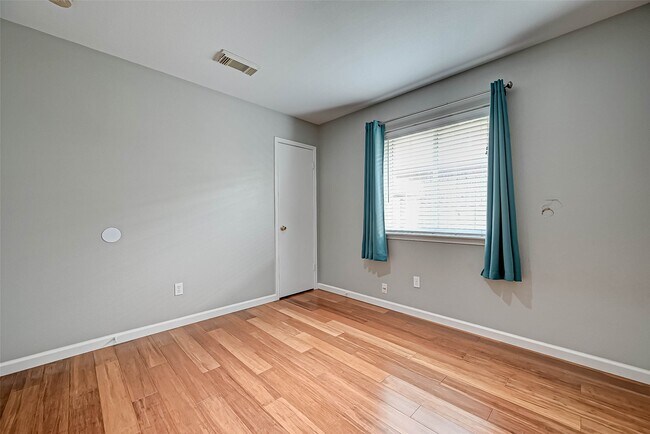 Building Photo - 9466 Coast Bridge St