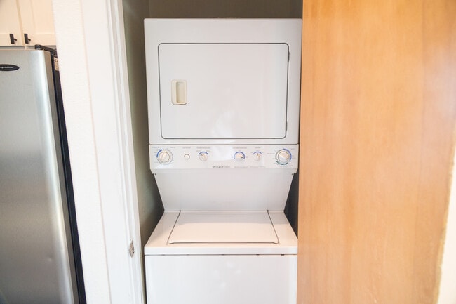 In-unit washer and dryer - 3412 St Emanuel St