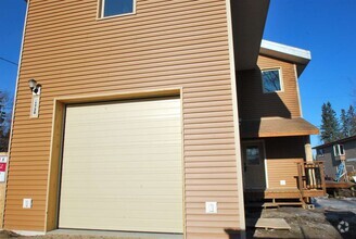 Building Photo - 1738 Alaska Way
