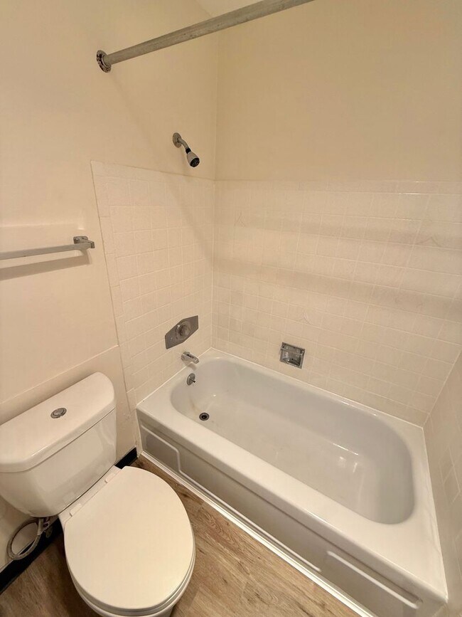Building Photo - 18524 TM JD GISZ LLC
