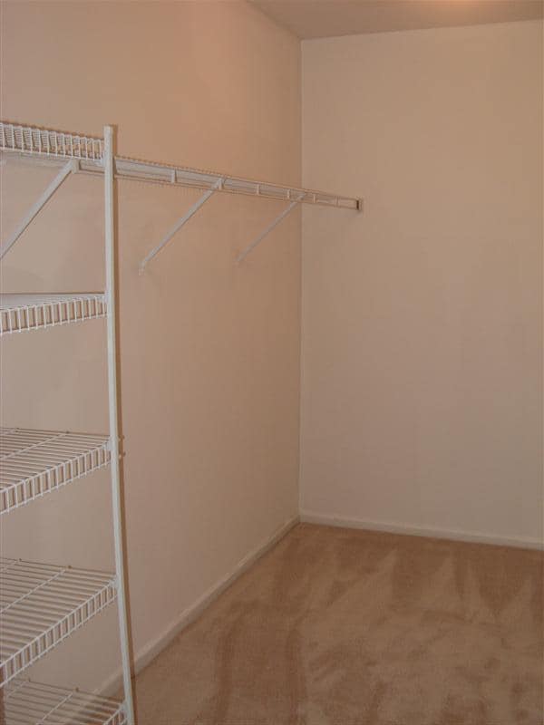 Building Photo - 24019 Walnut Cir
