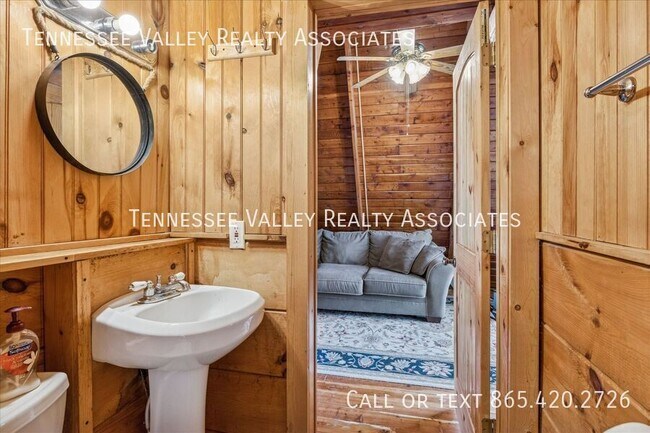 Building Photo - 2050 Chapel Rd