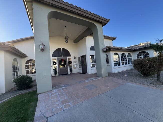 Building Photo - 1825 W Ray Rd