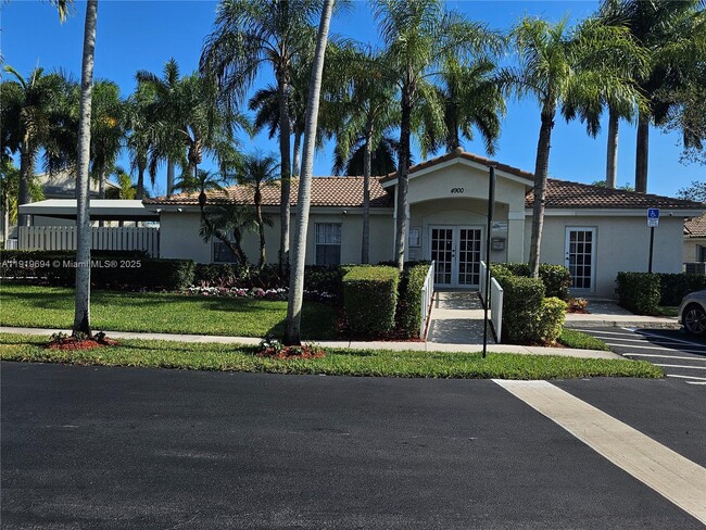 Building Photo - 3192 SW 50th St