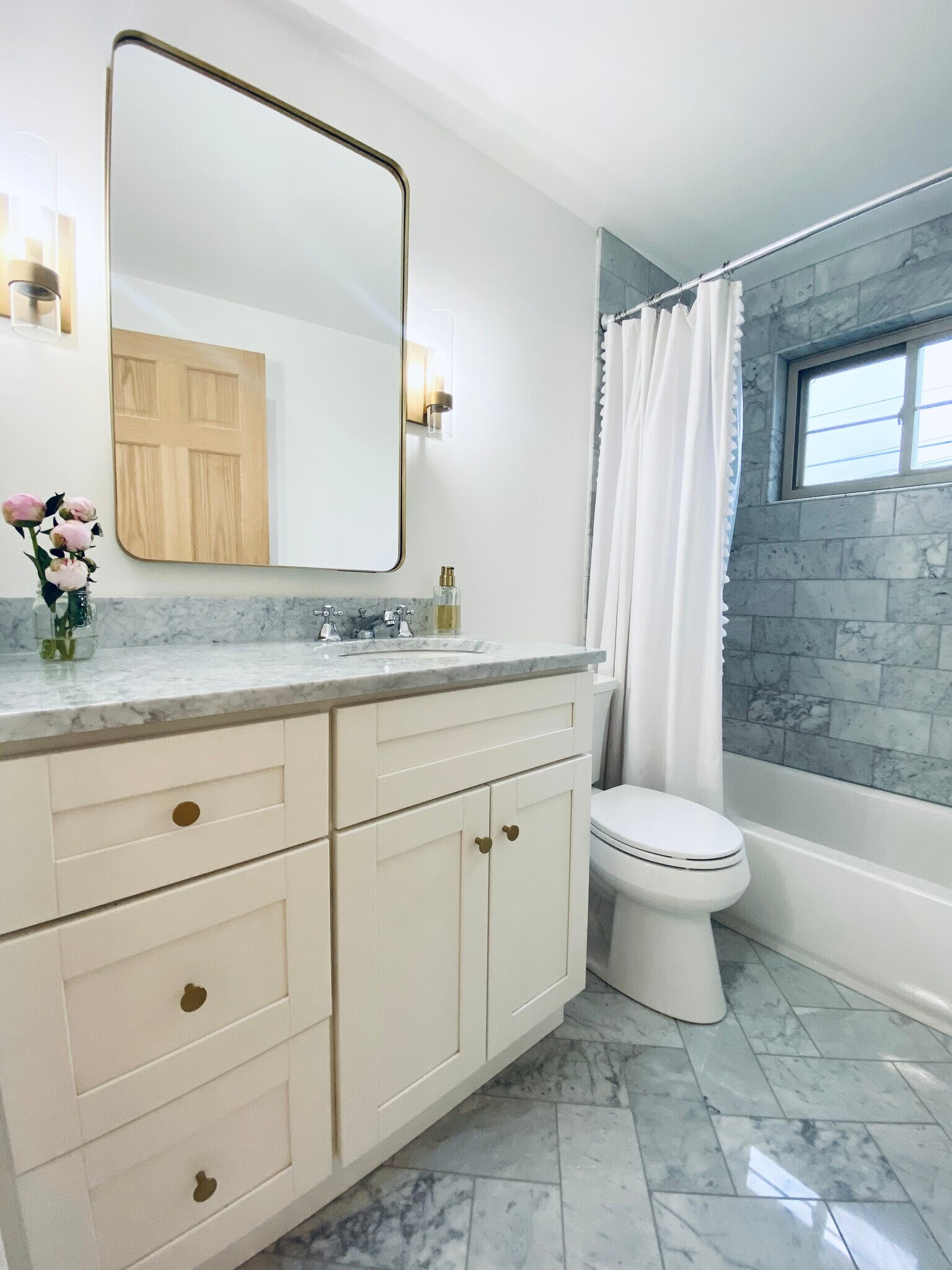 Building Photo - 1845 Northwest Ct