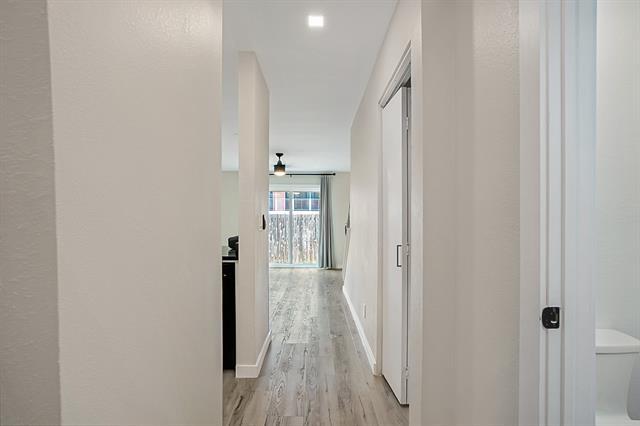 Building Photo - 618 W Collins St