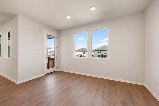 Building Photo - 245 Ranier Wy