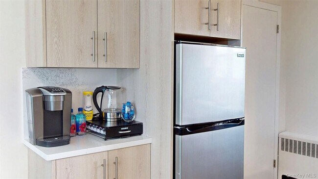 Building Photo - 41 Mountain Ave