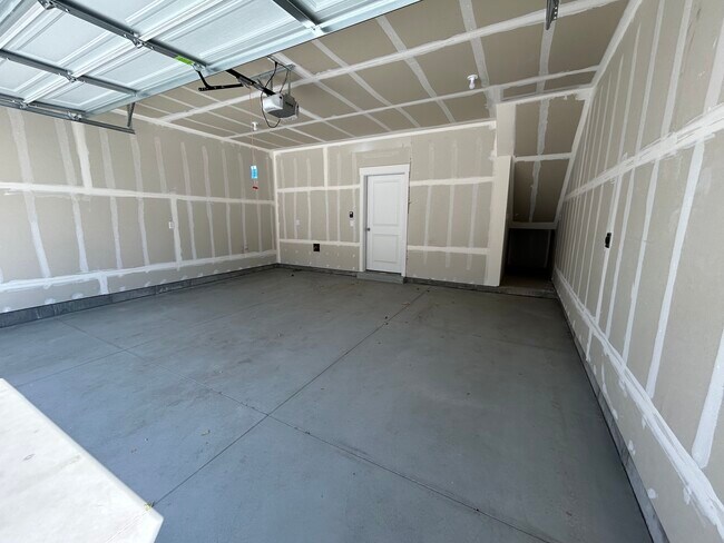 Building Photo - 82 W 925 N