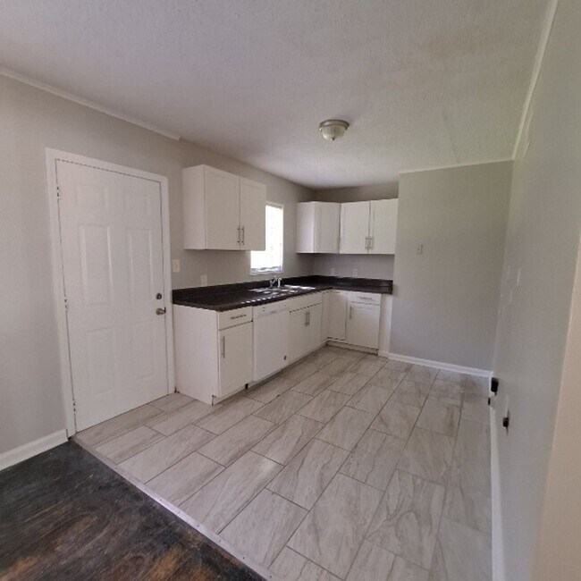 Building Photo - 3453 Madewell St